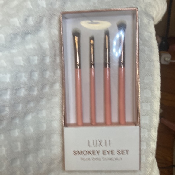 Luxie Smokey Eye Set Rose Gold Collection - Picture 3 of 4